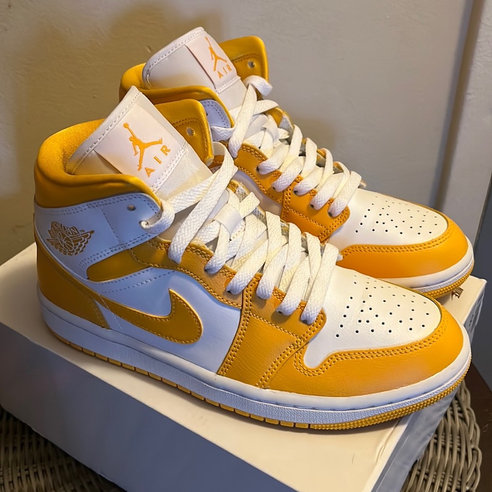 Air Jordan’s 1 Mid - Women’s size US8